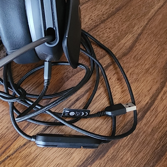 Alienware 7.1 PC Gaming Headset - Picture 4 of 4